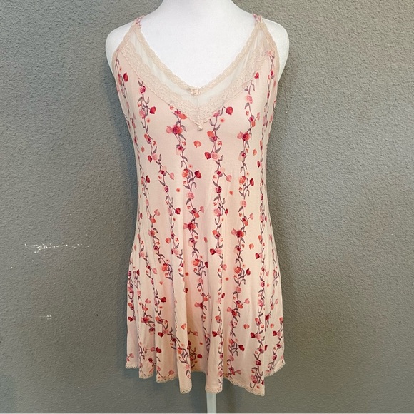 Jessica Simpson Pink Floral Camisole - Picture 1 of 5